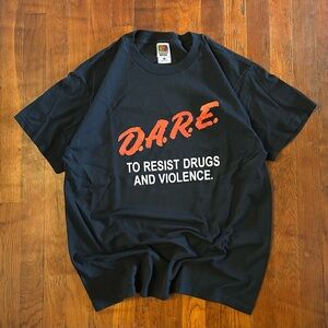 Vintage DARE To Resist Drugs And Violence ‘90s Black Spellout Graphic T-shirt L